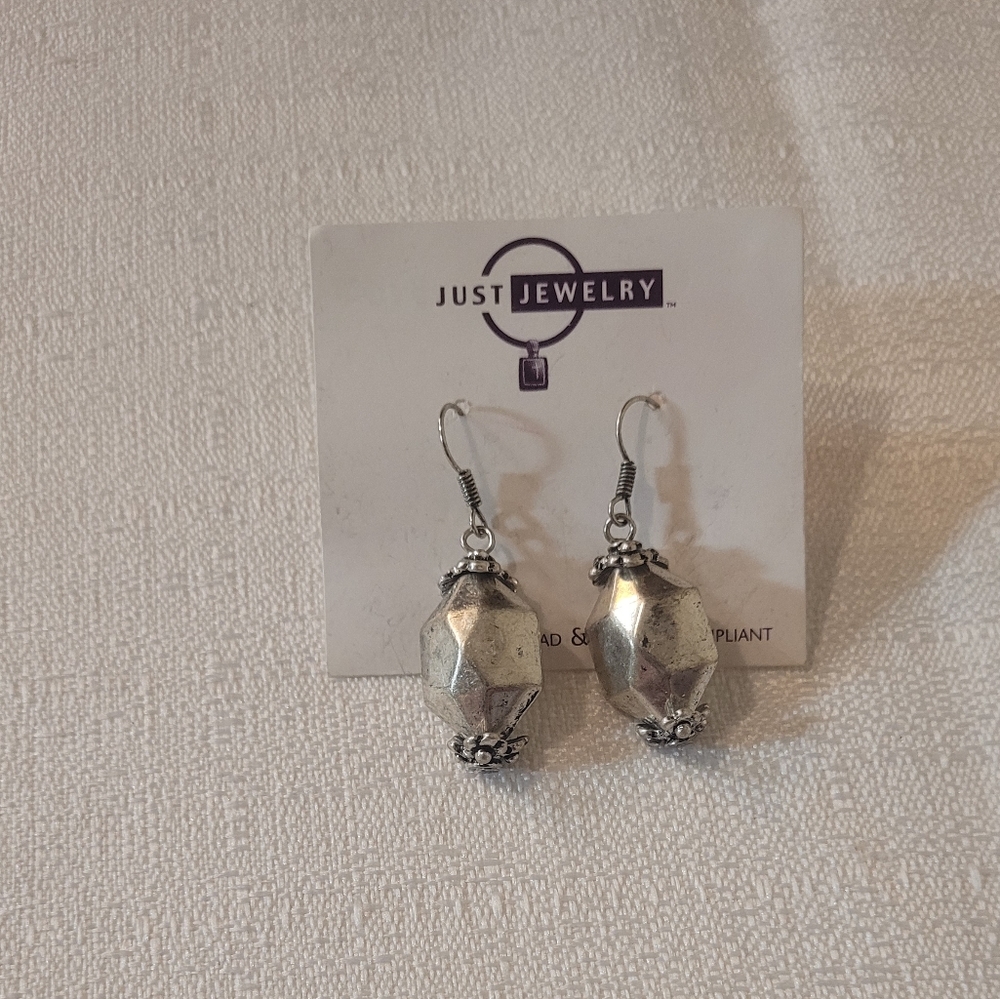 💐3/$20 Just Jewelry Tonia Dangle Earrings